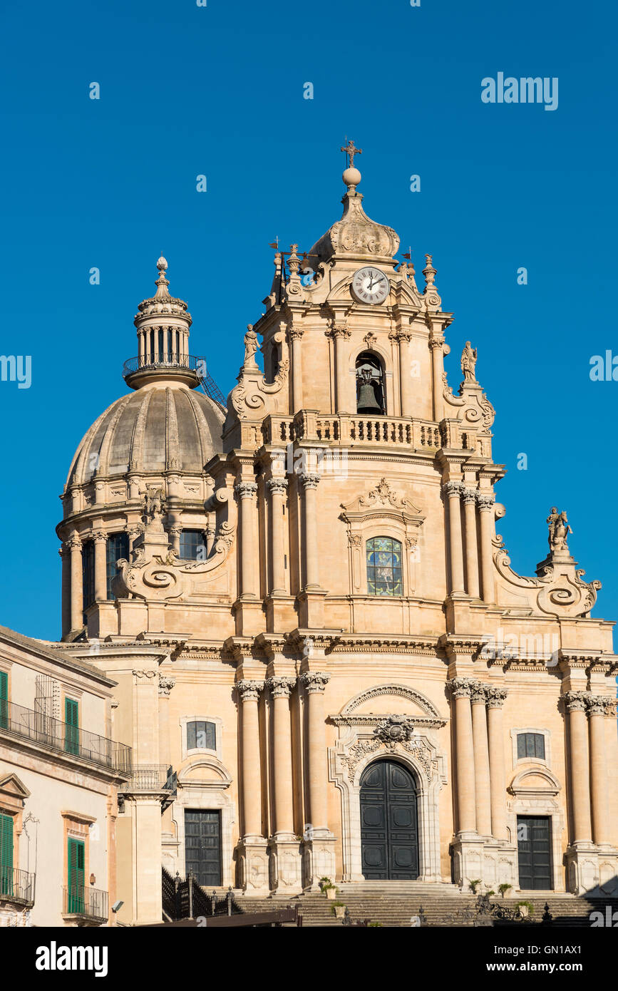 The baroque San Giorgio cathedral in Ragusa Ibla, Sicily Stock Photo