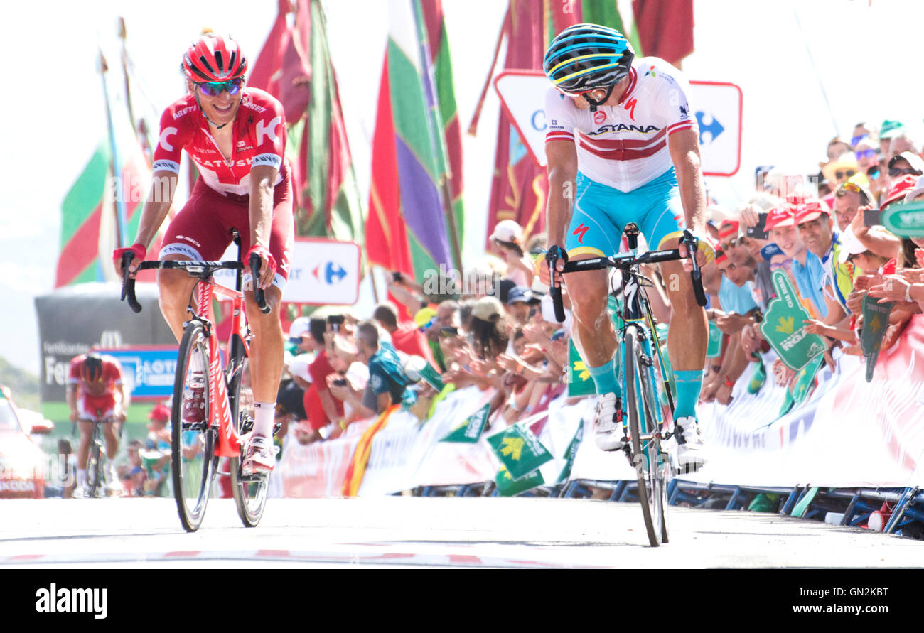 La Camperona, Spain. 27th August, 2016. Jhonatan Restrepo (Katusha Team) and Gatis Smukulis (Astana Pro Team) talks at the finish of the 8th stage of cycling race ‘La Vuelta a España’ (Tour of Spain) between Villalpando and Climb of La Camperona on August 27, 2016 in Leon, Spain. Credit: David Gato/Alamy Live News Stock Photo