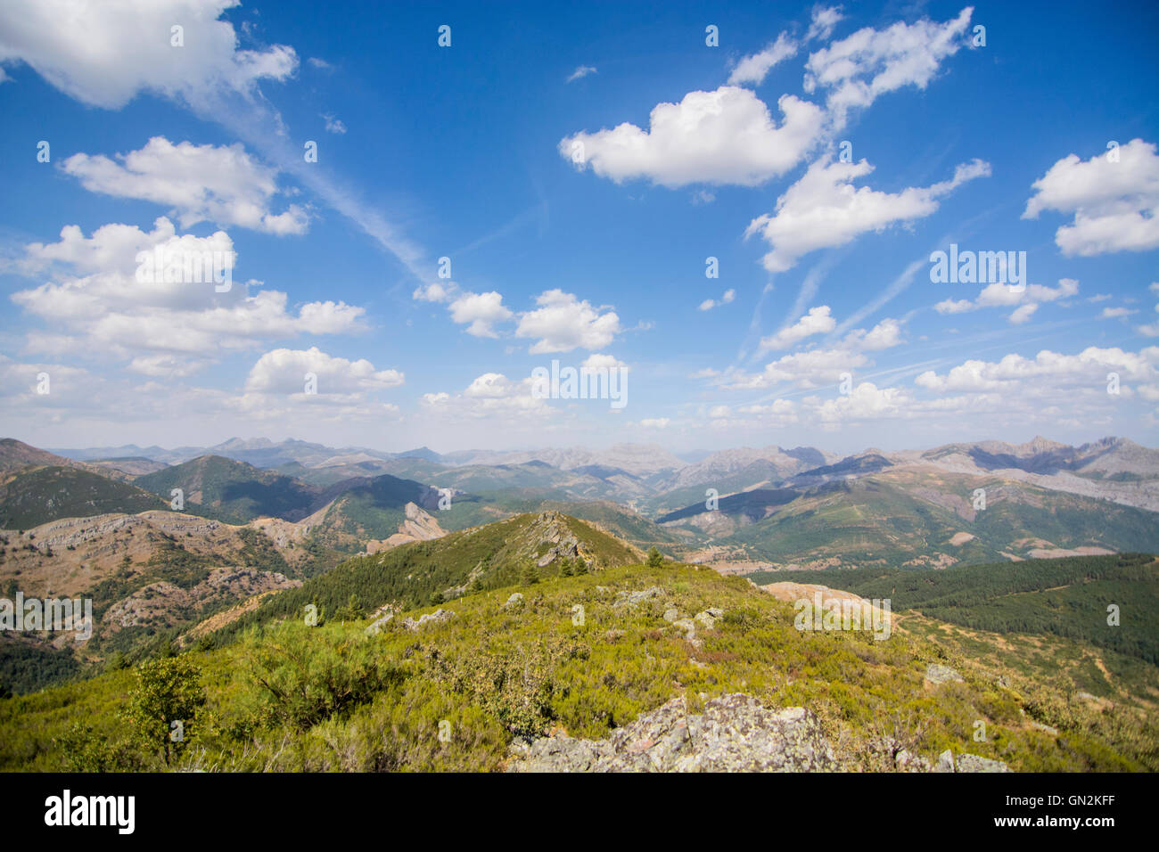 La Camperona, Spain. 27th August, 2016. Panoramic at the hill of La Camperona, where finish the 8th stage of cycling race ‘La Vuelta a España’ (Tour of Spain) between Villalpando and Climb of La Camperona on August 27, 2016 in Leon, Spain. Credit: David Gato/Alamy Live News Stock Photo