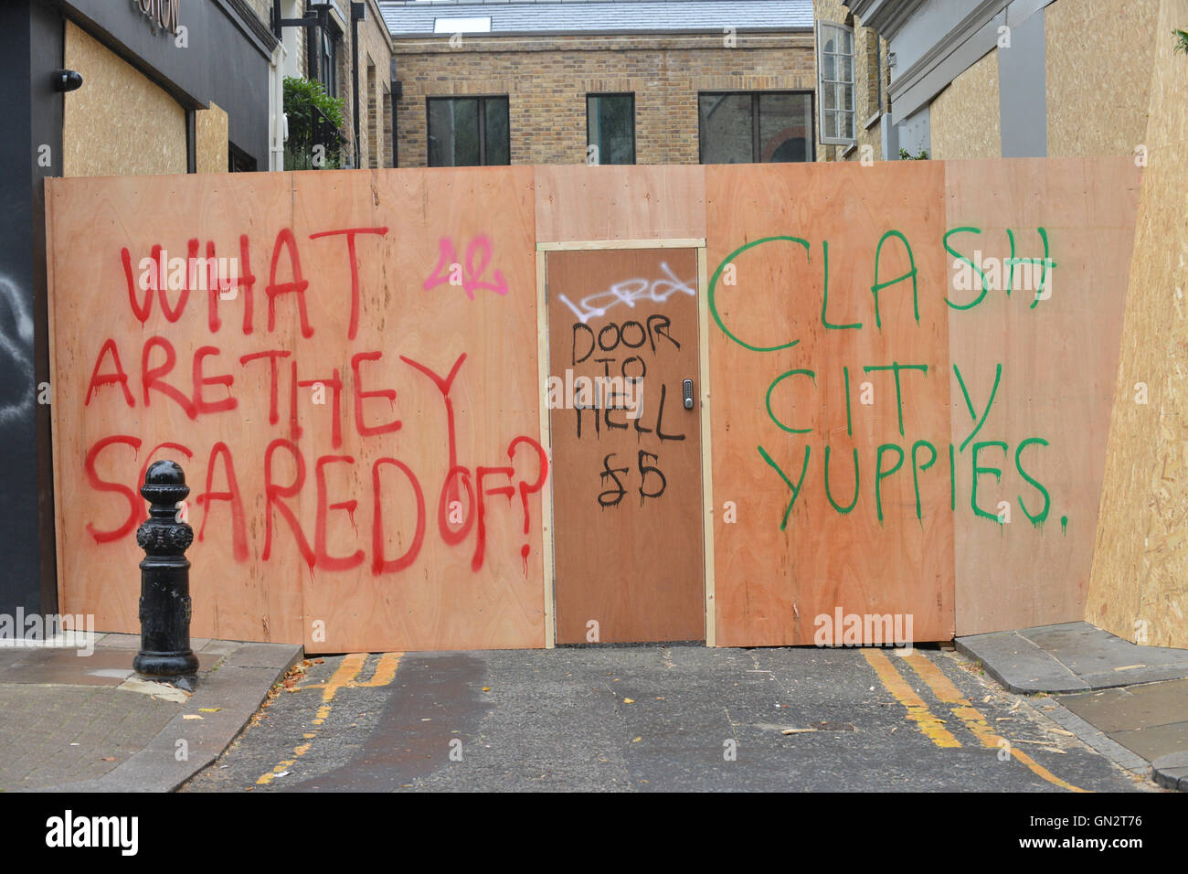 Yuppies london hi-res stock photography and images - Alamy