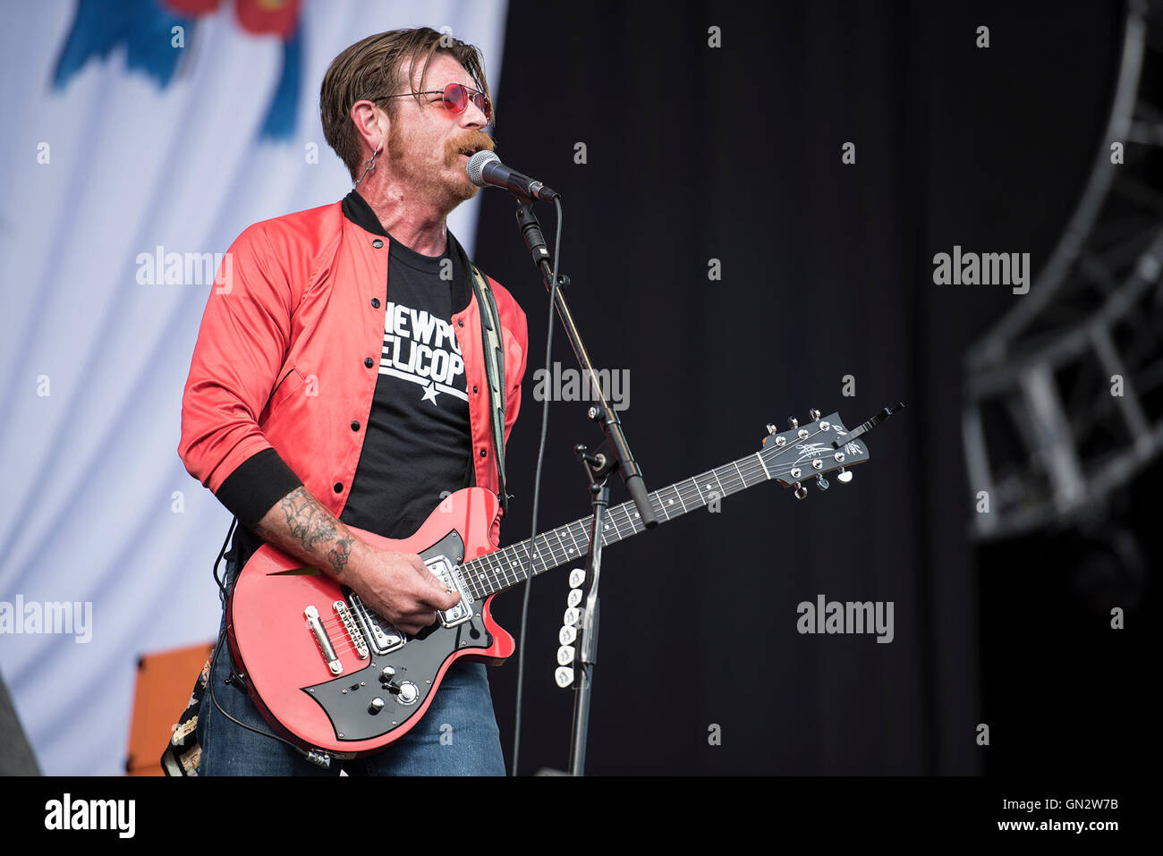 Leeds, UK. 28th August 2016. Jesse Hughes and Dave Catching of Eagles Of Death Metal perform on the main stage at Leeds Festival 2016, 28/08/2016 Credit:  Gary Mather/Alamy Live News Stock Photo