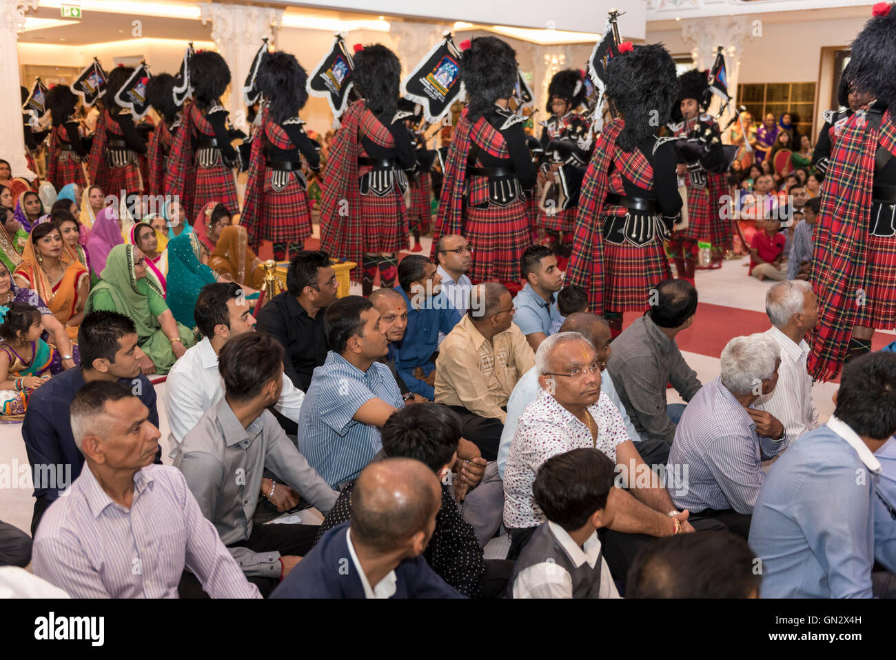 London, UK. 28 August 2016. The Shree Muktajeevan Swamibapa Pipe Band