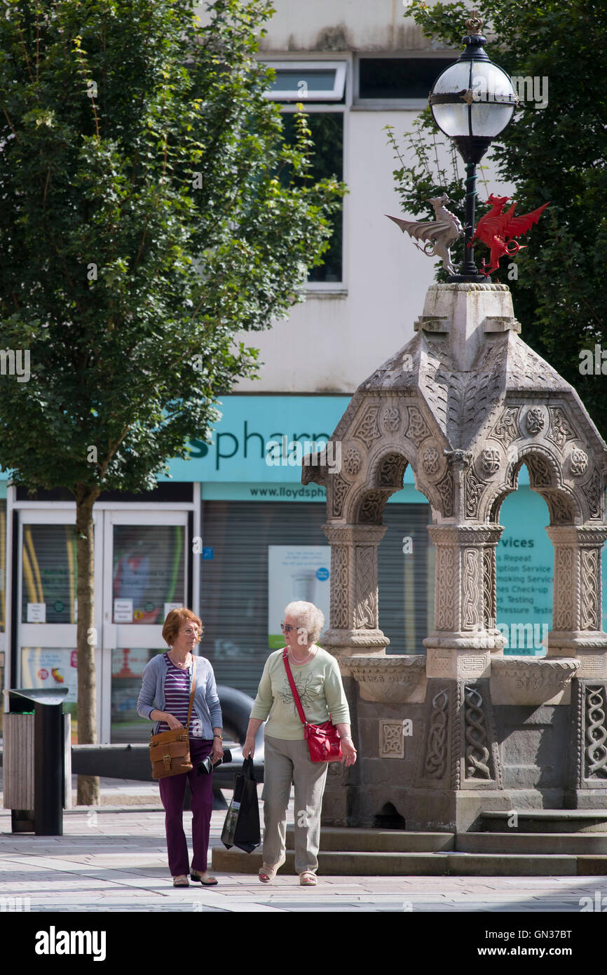 General view of Pontypridd High Street, in Pontypridd, South Wales, UK