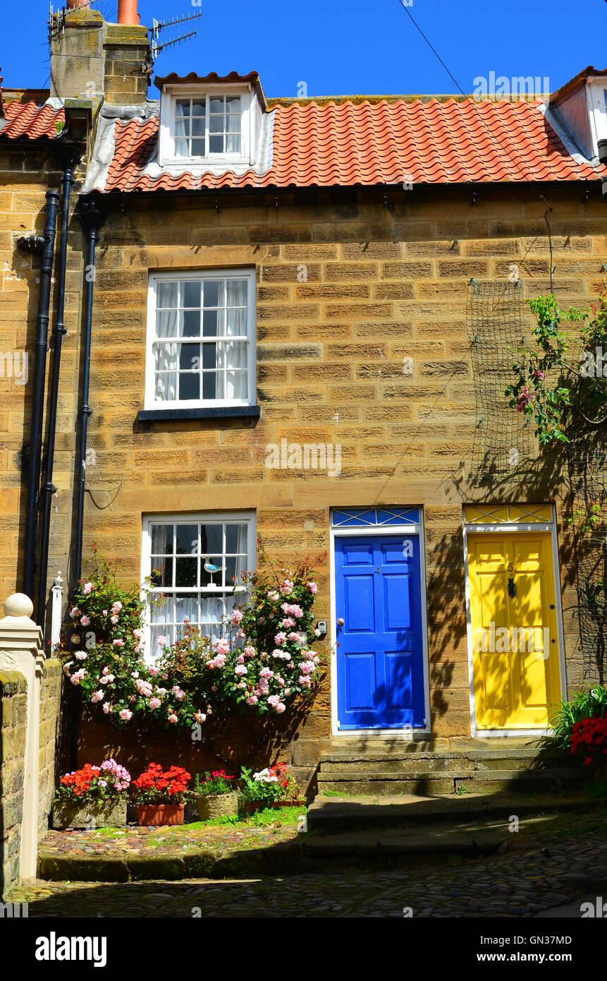 Robin hoods bay small houses hires stock photography and images Alamy