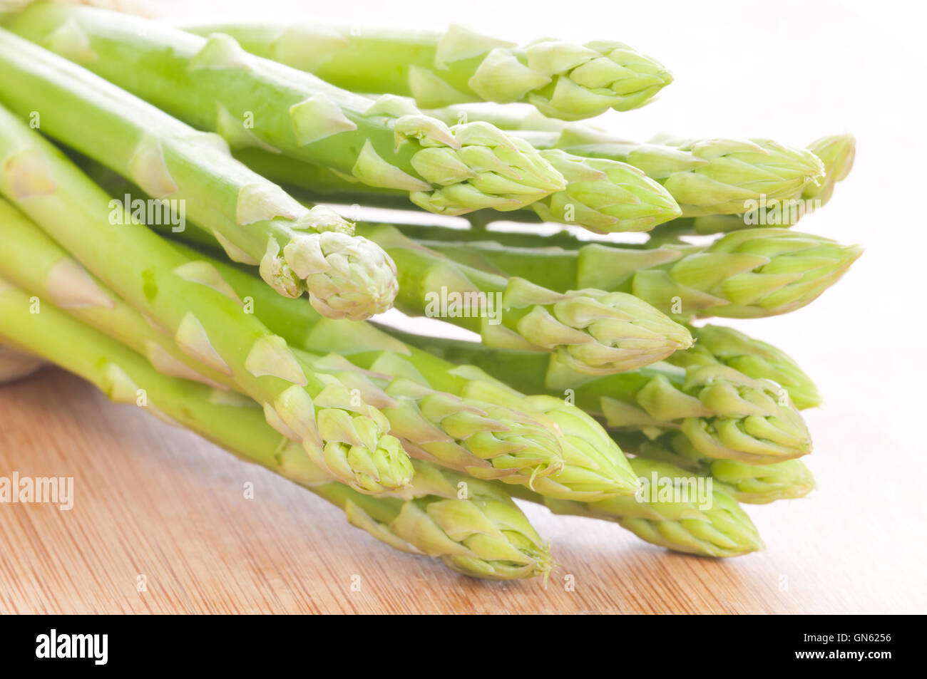 Asparagus cutting back hi-res stock photography and images - Alamy