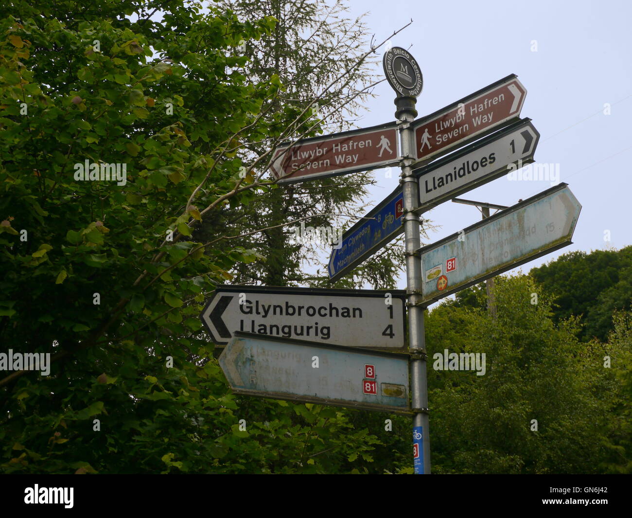 Welsh Signpost Signpost in Wales Stock Photo - Alamy