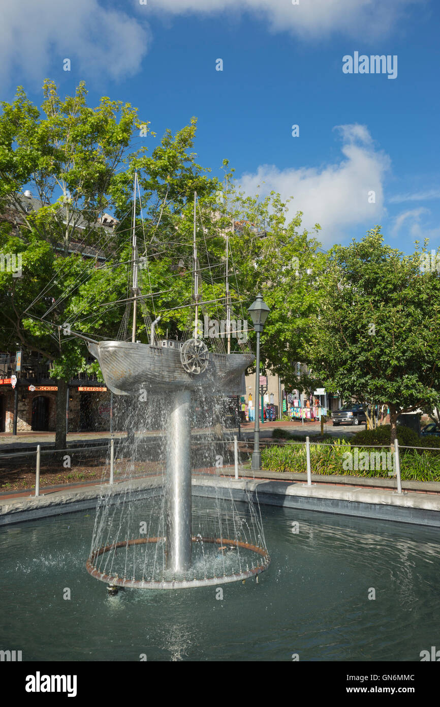 SAVANNAH STEAMSHIP MEMORIAL WATER FOUNTAIN RIVER STREET SAVANNAH