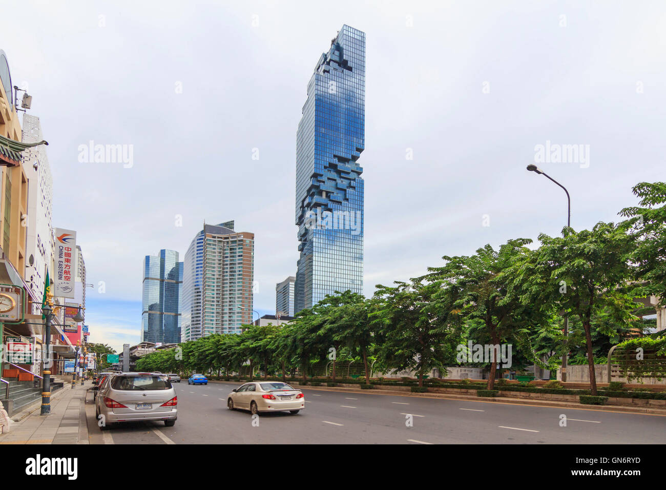 high building in city Stock Photo - Alamy