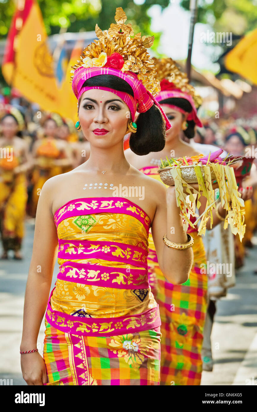 Denpasar, Bali, Indonesia - June 13, 2015: Beautiful women in Stock