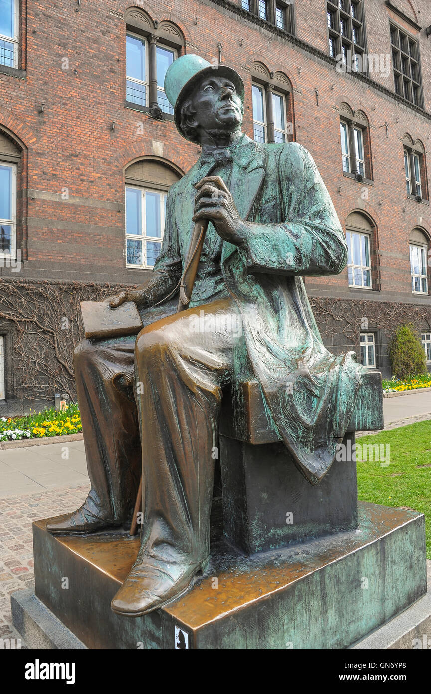 Statue of Hans Christian Andersen, Copenhagen, Denmark Stock Photo - Alamy