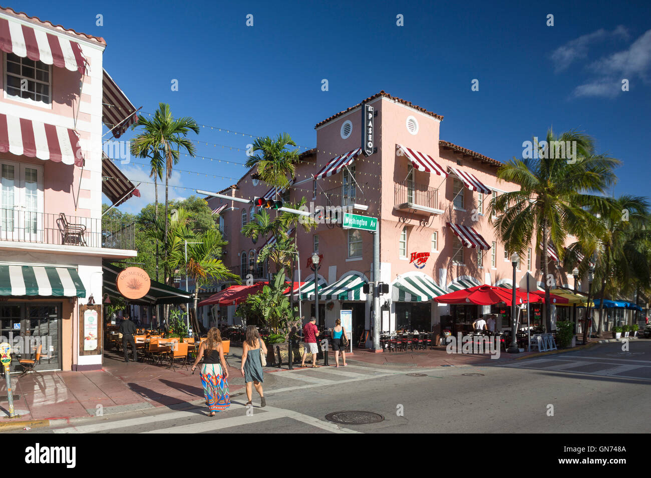 RESTAURANTS ESPANOLA WAY HISTORIC SPANISH VILLAGE MIAMI BEACH FLORIDA USA Stock Photo Alamy