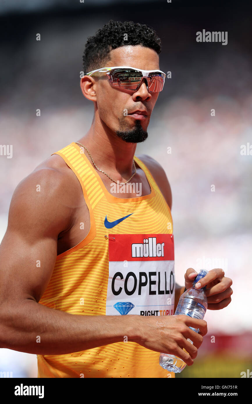 Yasmani Copello Competing In Men S 400m Hurdles At The Iaaf Diamond League London Anniversary Games Queen Elizabeth Olympic Park Stratford London Uk Stock Photo Alamy