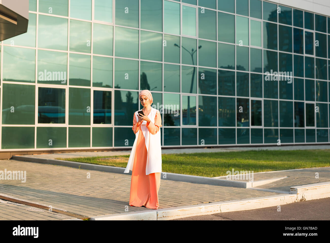 beautiful young arabian woman with cell phone Stock Photo - Alamy