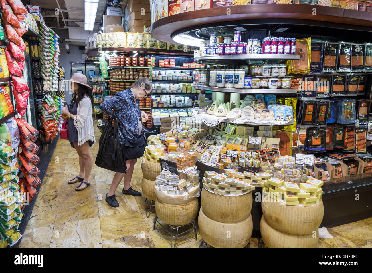 New York Ny Nyc New York City Manhattan Chelsea Westside Market Nyc Food Market Gourmet Grocery Store Cheese Cheese Wheel Domestic Import Stock Photo Alamy