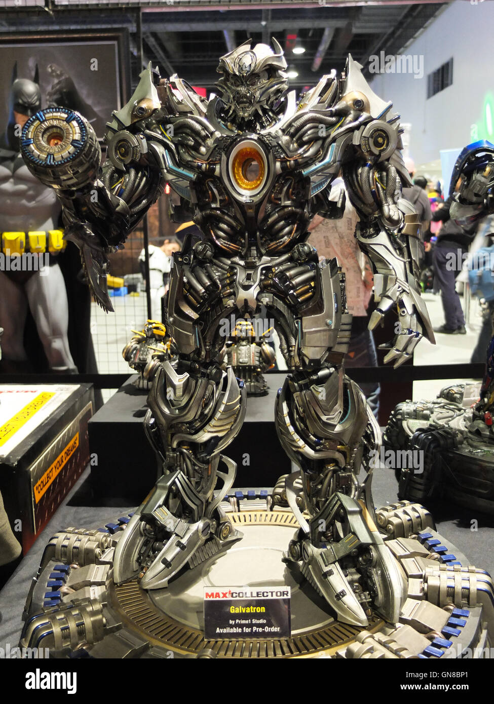 Pasay City, Philippines. 28th Aug, 2016. A metallic cast of Transformer the movie, Megatron are being displayed at the Comicon event. Credit:  Josefiel Rivera/Pacific Press/Alamy Live News Stock Photo