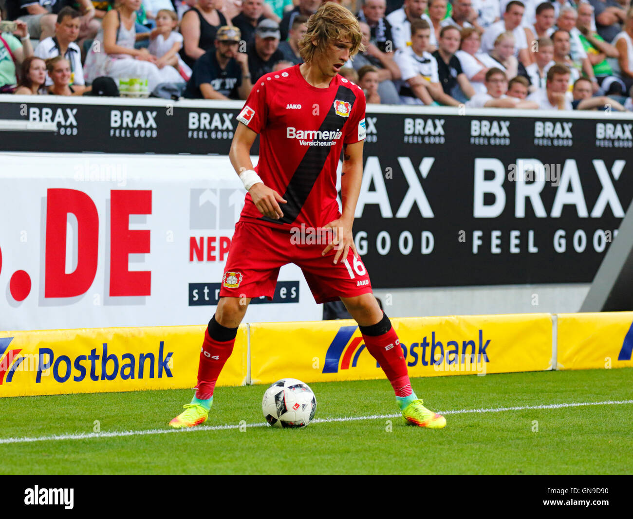 sports, football, Bundesliga, 2016/2017, Borussia Moenchengladbach versus Bayer 04 Leverkusen 2:1, Stadium Borussia Park, scene of the match, Tin Jedvaj (Bayer) in ball possession Stock Photo