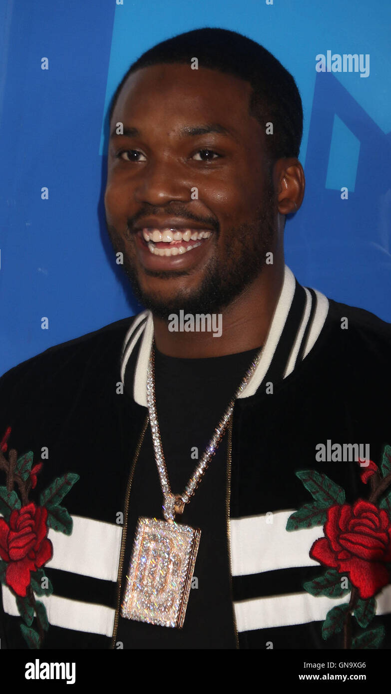 Las Vegas, NV, USA. 27th Aug, 2017. MEEK MILL performs at REHAB Pool Party  at Hard Rock Hotel & Casino in Las vegas, NV on ASugust 27, 2017. Credit:  Gdp Photos/Media Punch/Alamy