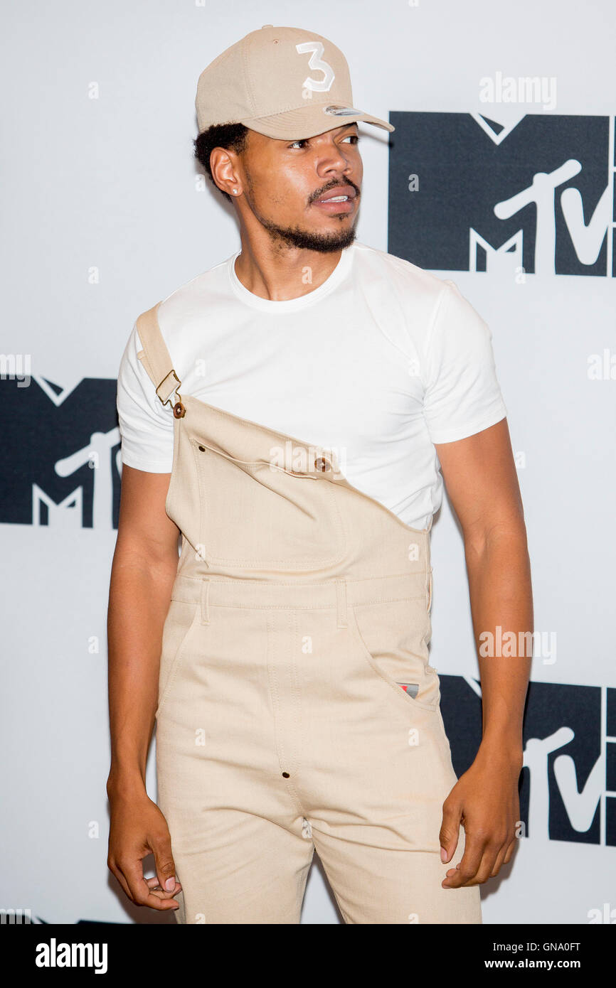 2016 mtv video music awards press room hi-res stock photography and ...