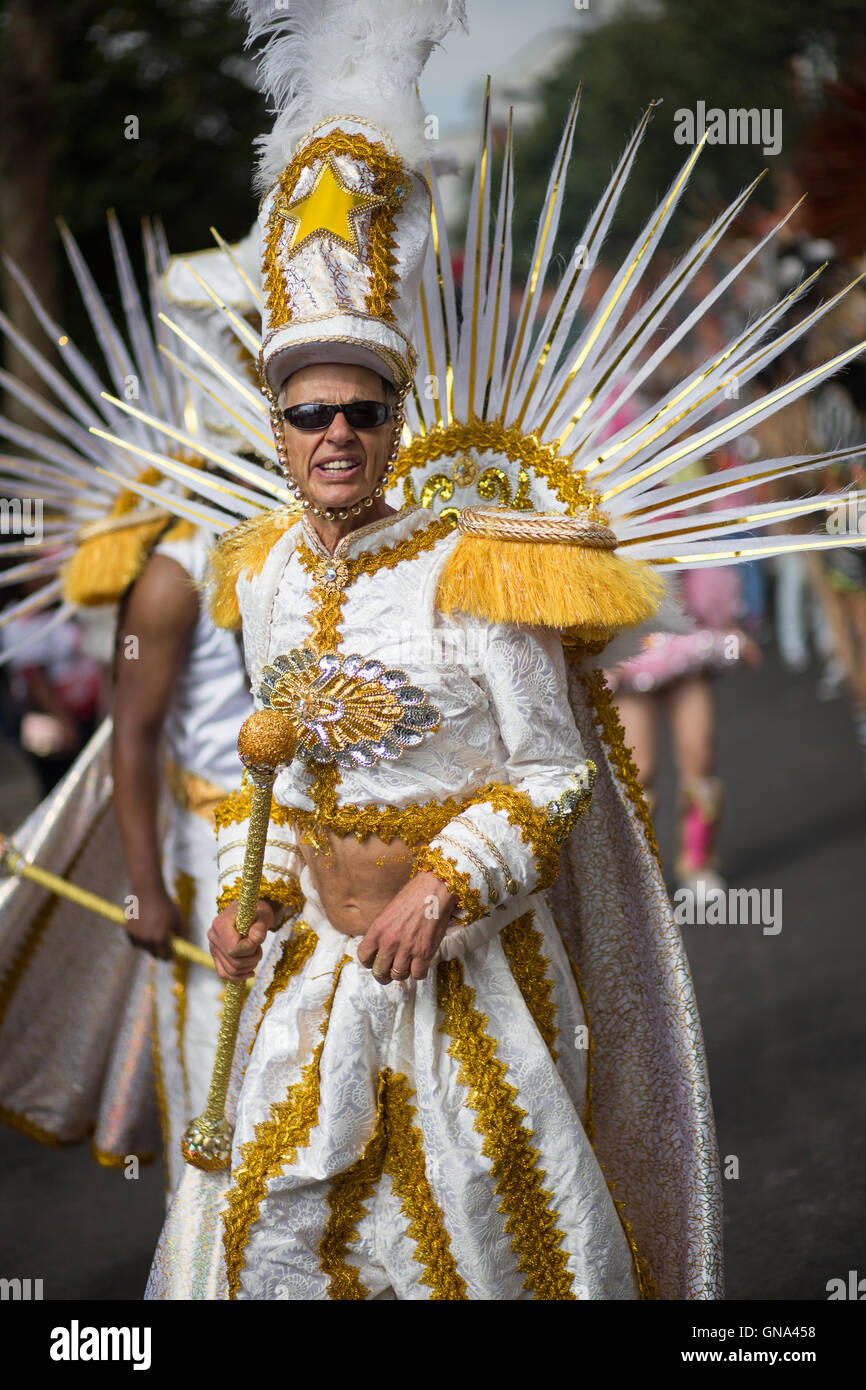 Male samba dancer notting hill hi-res stock photography and images - Alamy