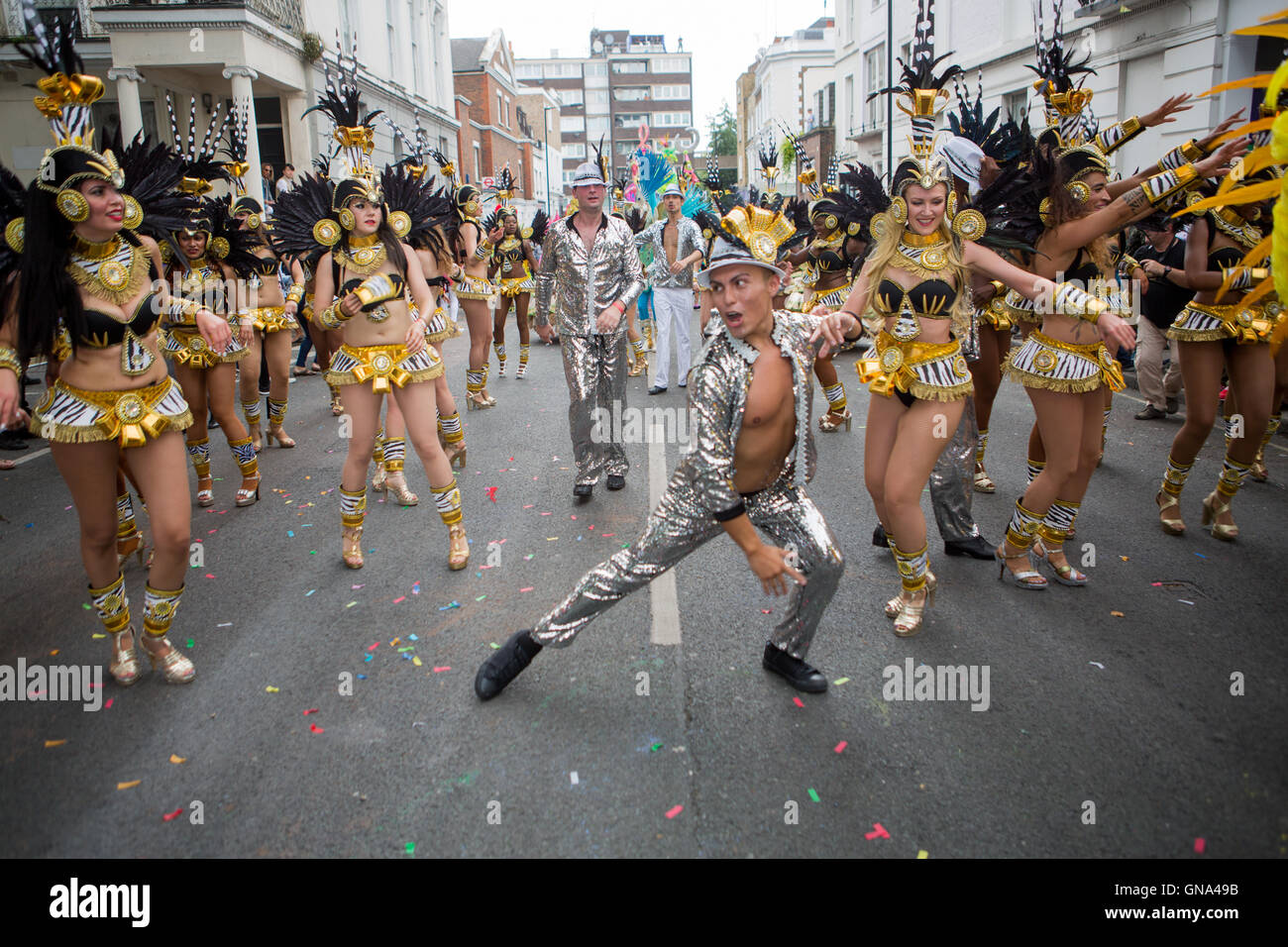 Male samba dancer notting hill hi-res stock photography and images - Alamy