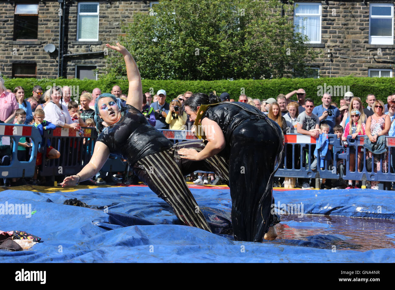 Stacksteads, Lancashire, UK. 29th August, 2016. Women wresting in the