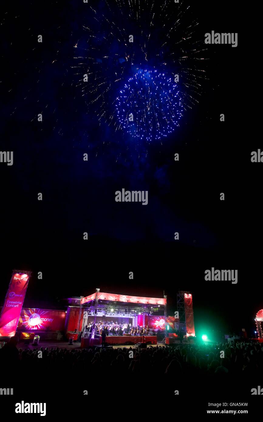 Edinburgh, Scotland, UK. 29th Aug, 2016. The Virgin Money Fireworks Concert concludes the Edinburgh International Festival with music from the Scottish Chamber Orchestra conducted by Kristiina Poska. Fireworks were by Pyrovision. Credit:  Richard Dyson/Alamy Live News Stock Photo