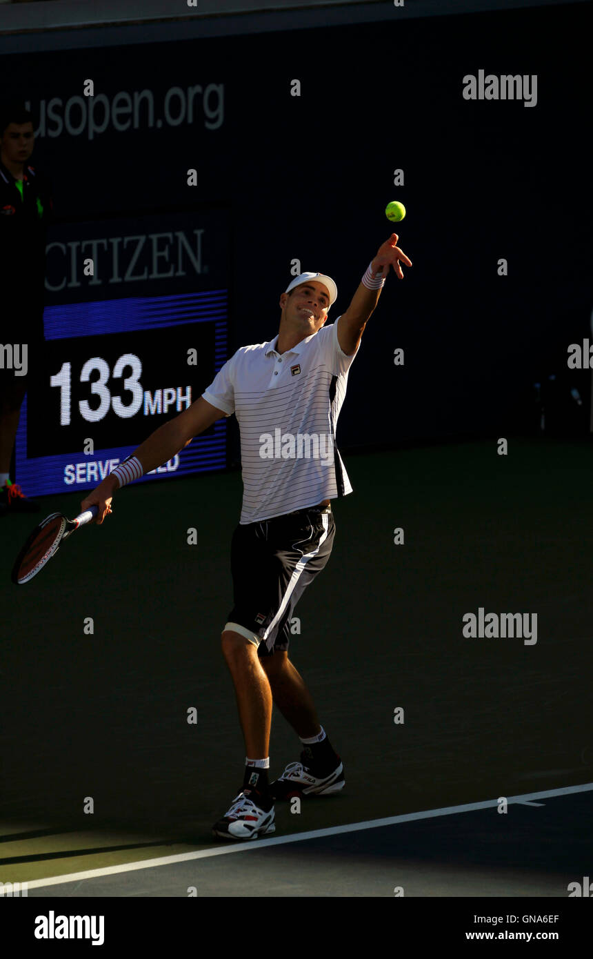 John Isner Serve High Resolution Stock Photography And Images Alamy