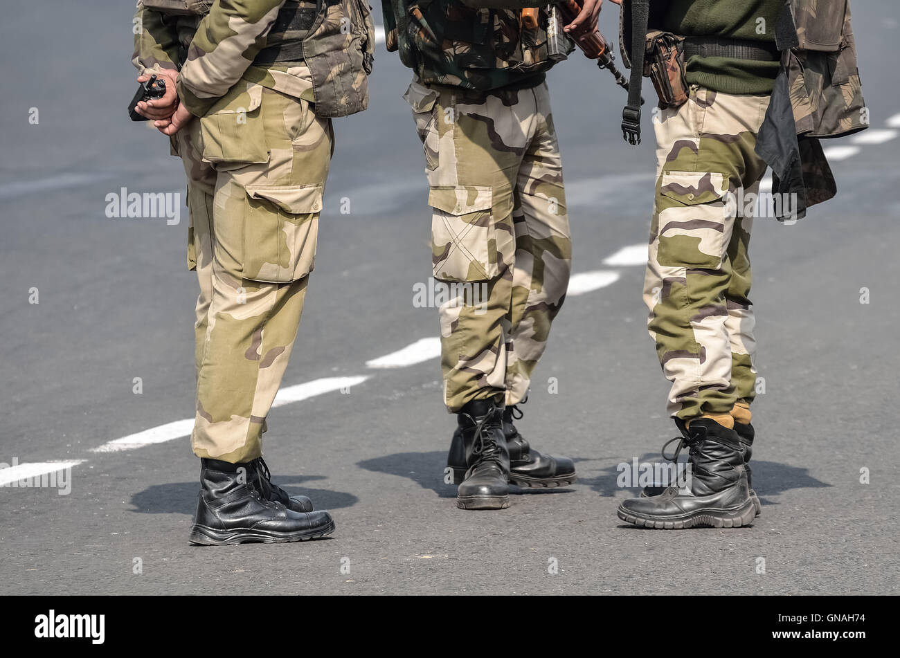 Indian army soldier ak 47 gun hi-res stock photography and images - Alamy