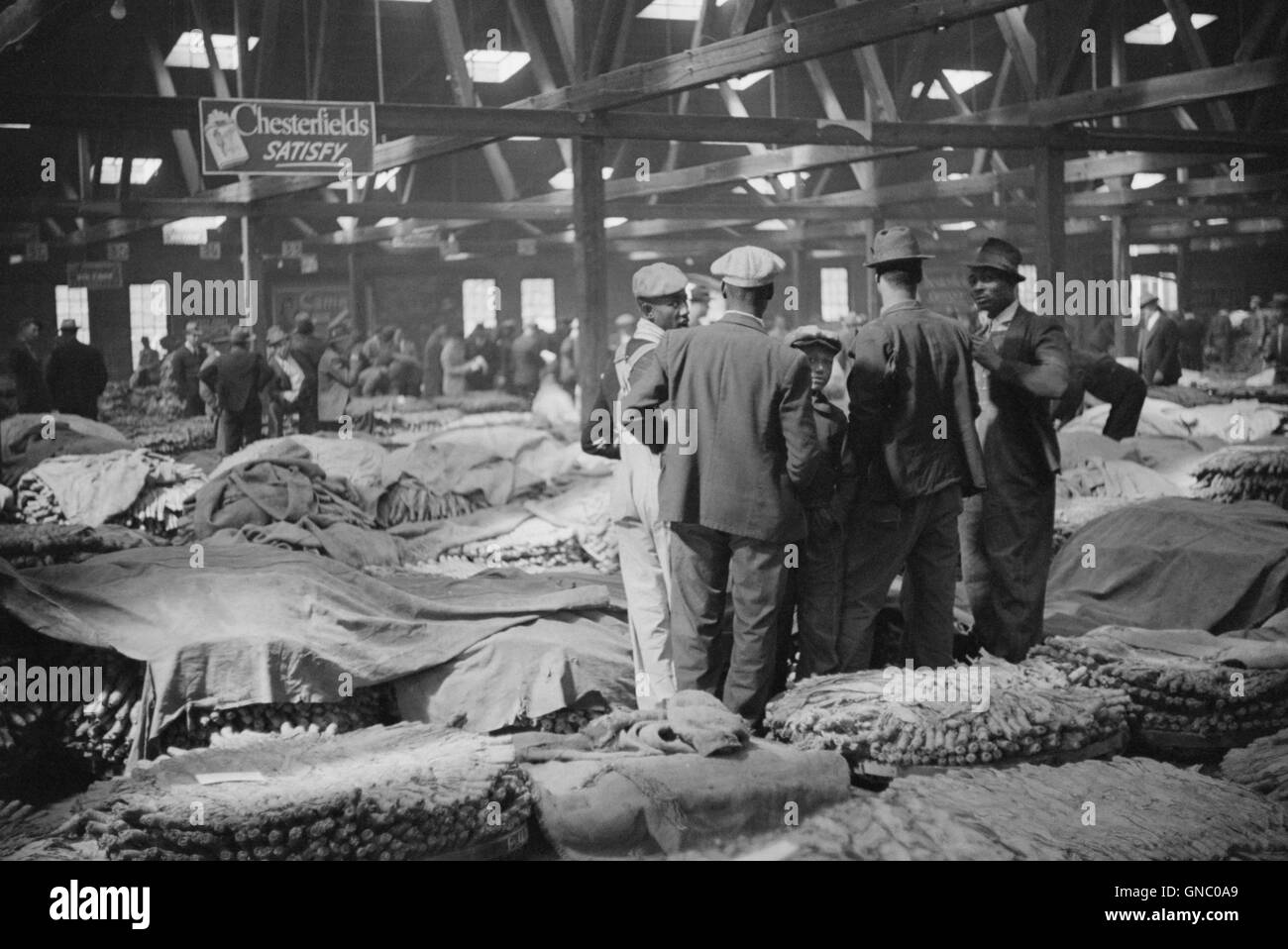 Farmers tobacco warehouse Black and White Stock Photos & Images