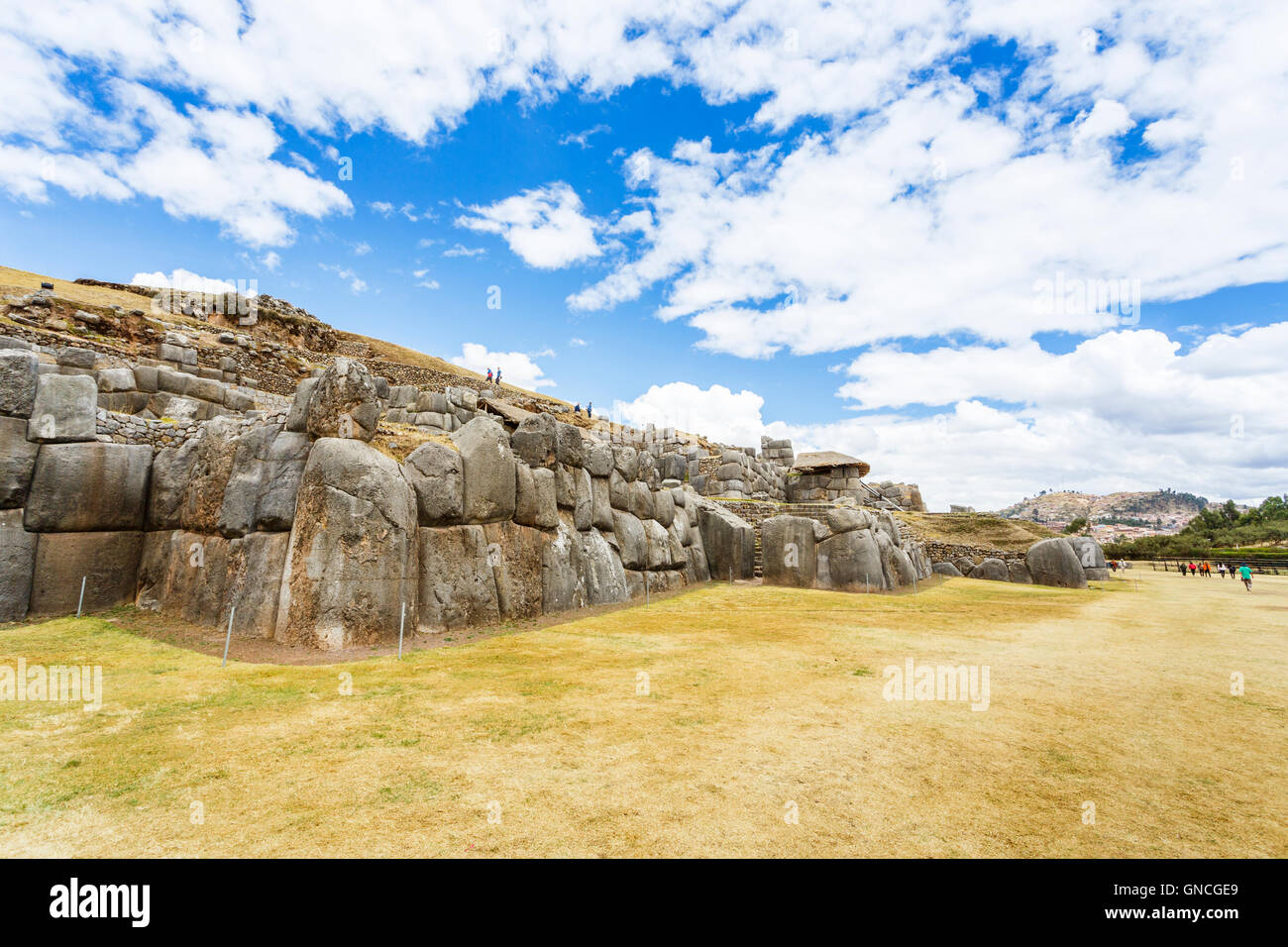 Huge interlocking stones in the walls of Sacsayhuaman, historic capital ...