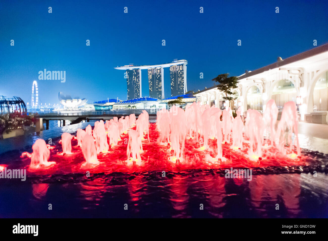 Fountain marina bay sands hotel hi-res stock photography and images - Alamy