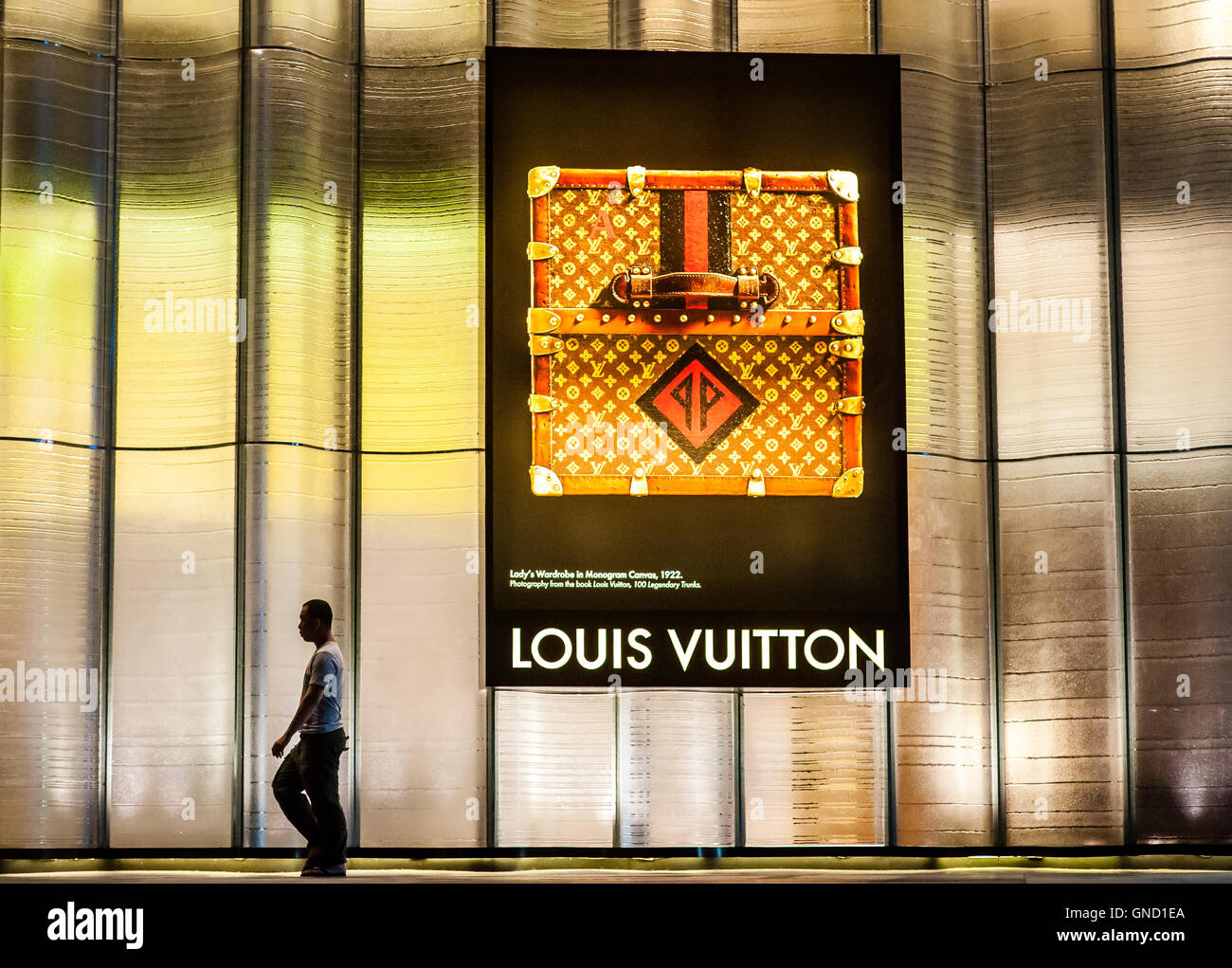 Billboard luxury buildings hi-res stock photography and images - Alamy