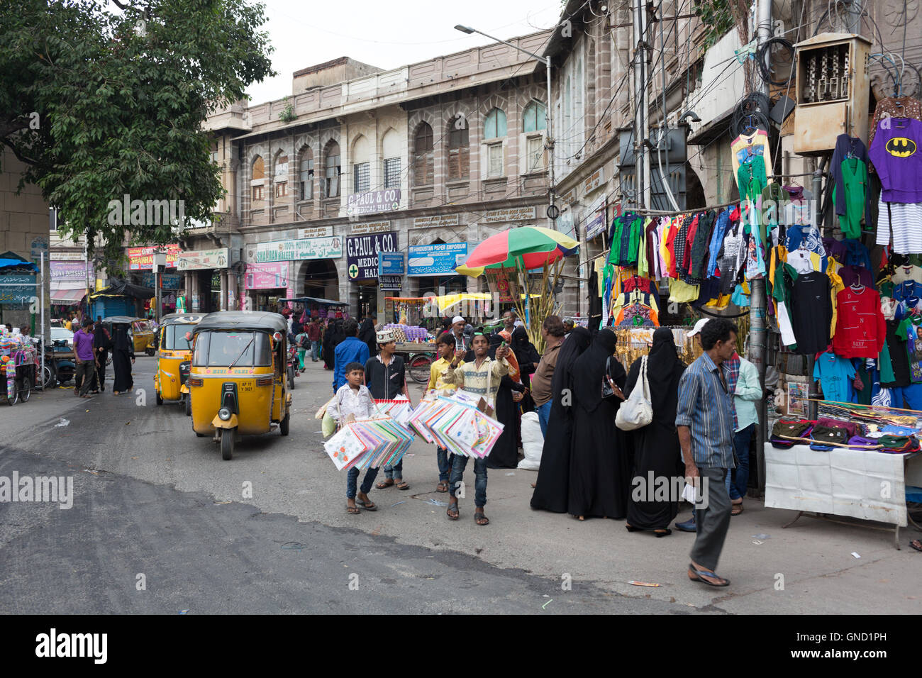 Hyderabad street hi-res stock photography and images - Alamy