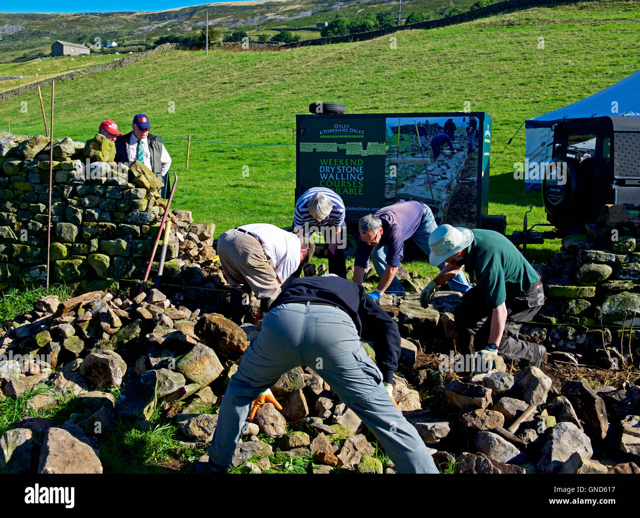 Demonstration of dry stone walling at Reeth Show, Swaledale, North Yorkshire, England UK Stock Photo