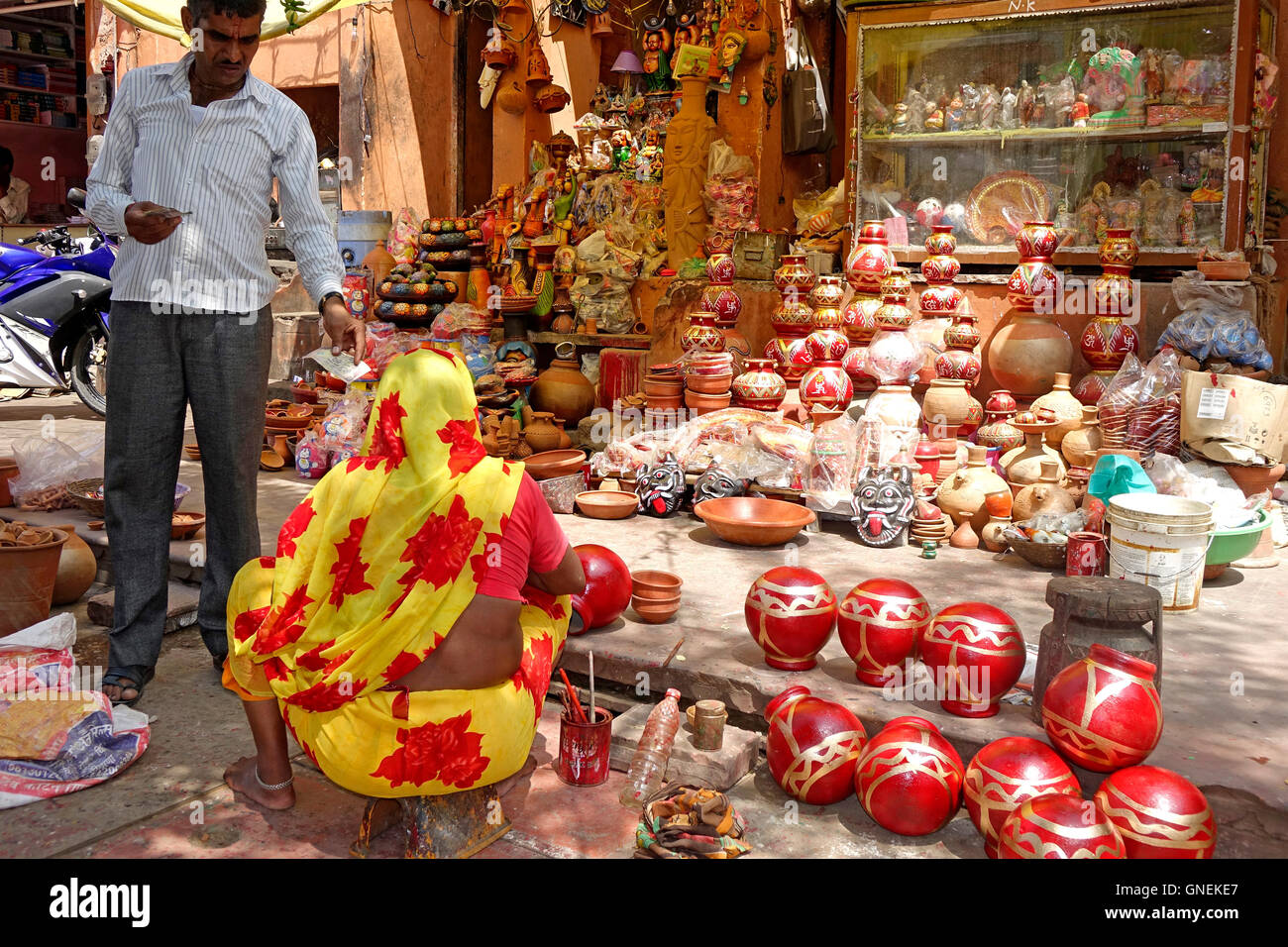 Handcrafts india hi-res stock photography and images - Alamy