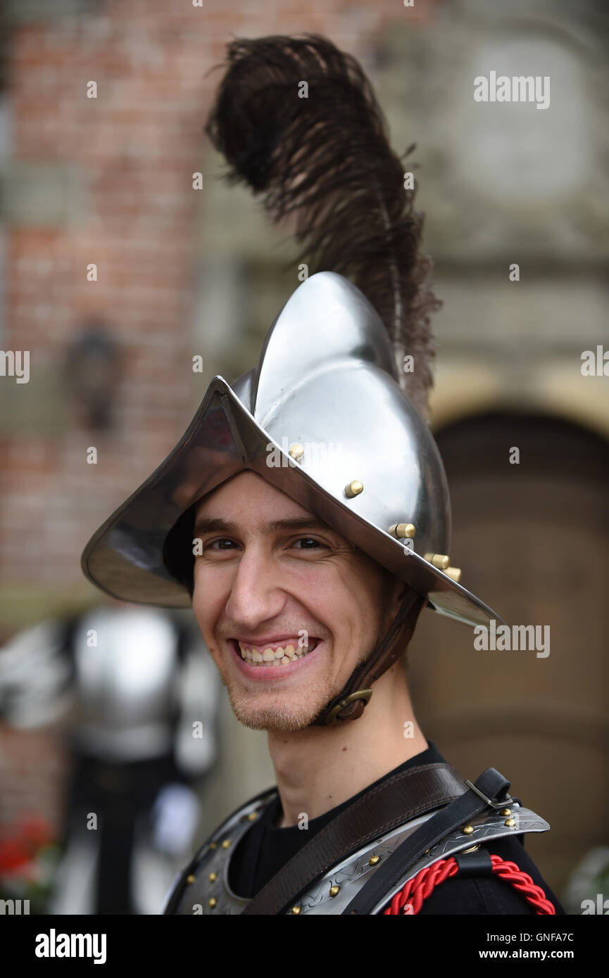 Thedinghausen, Germany. 20th Aug, 2016. Deputy commander of the hanseatic guards, Eric Fisher, smiles during the exercise in front of Schloss Erbhof in Thedinghausen, Germany, 20 August 2016. Photo: Carmen Jaspersen/dpa/Alamy Live News Stock Photo