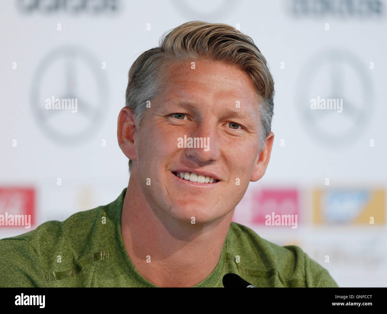Duesseldorf, Germany. 30th August, 2016. DFB National Football Team  DFB - Press Conference in the Mercedes - Benz branch in Duesseldorf on 30.08.2016 Bastian SCHWEINSTEIGER (GER)  Credit:  norbert schmidt/Alamy Live News Stock Photo