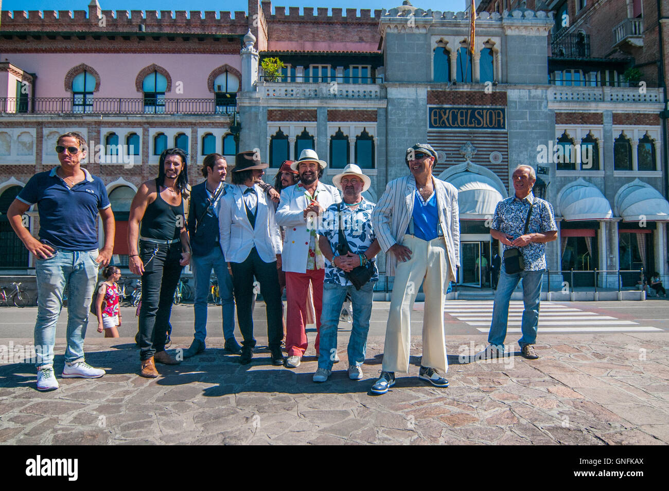 Venice, Italy. 31th August, 2016. A group of doubles pose in front of the Hotel Excelsior during the 73rd Venice Film Festival. Credit:  Simone Padovani / Awakening / Alamy Live News Stock Photo