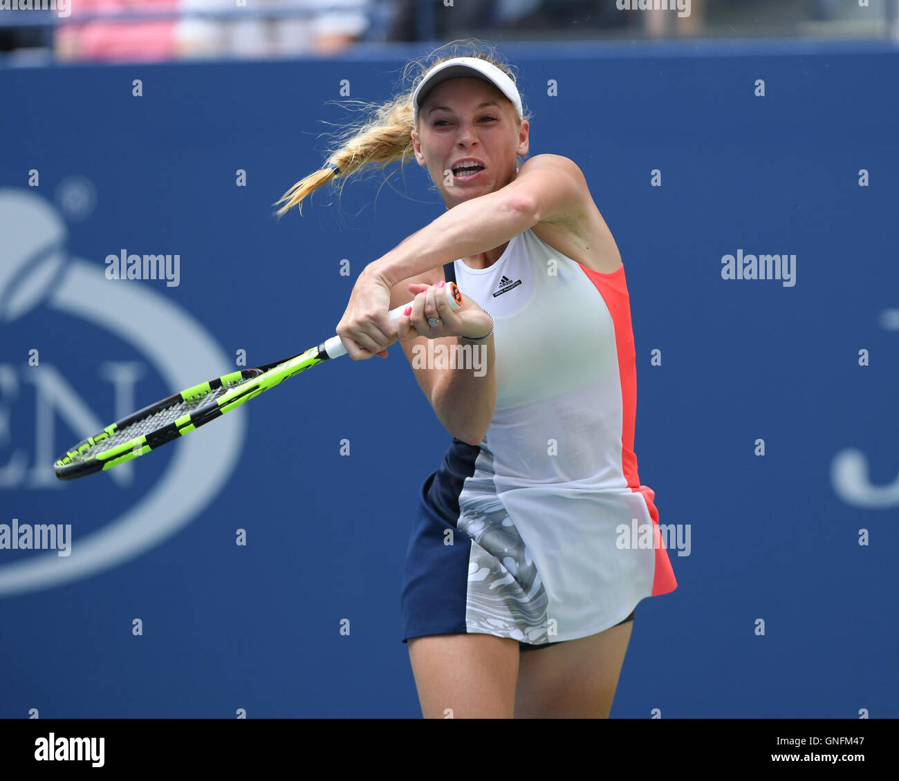 Flushing, New York, USA. 31st August, 2016. Caroline Wozniacki Vs Svetlana Kuznetsova on Arthur Ashe Stadium at the USTA Billie Jean King National Tennis Center during the 2016 US Open on August 31, 2016 in Flushing, Queens. Credit:  MediaPunch Inc/Alamy Live News Stock Photo