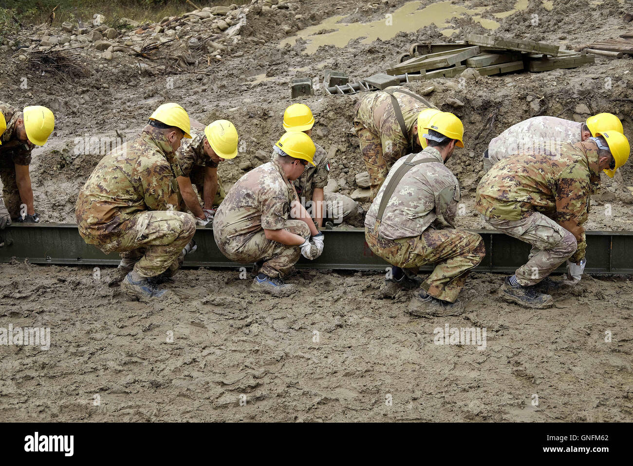 Amatrice earthquake volunteers hi-res stock photography and images - Alamy
