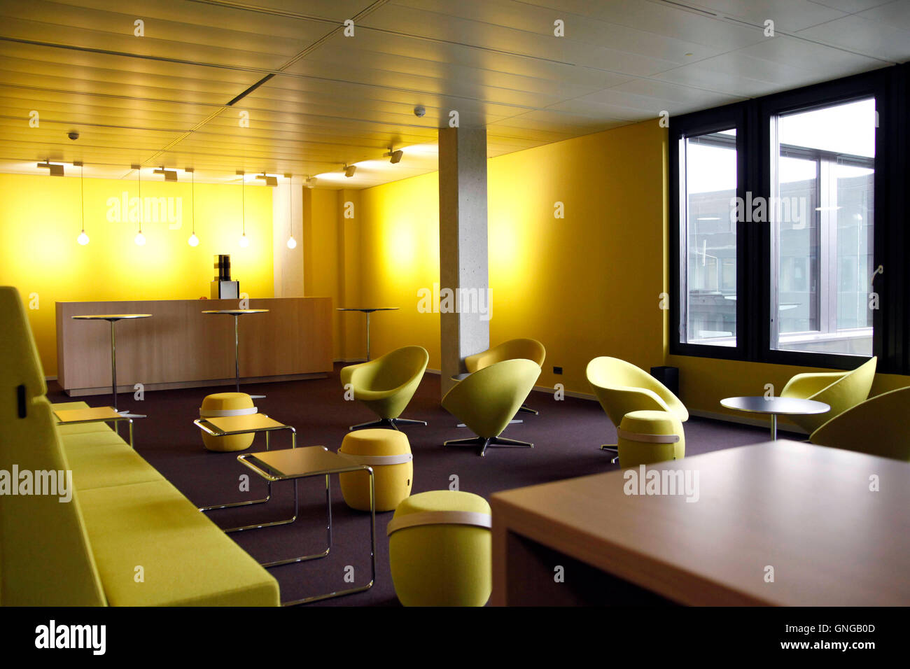 munich-re-new-office-building-in-munich-s-schwabing-district-2014