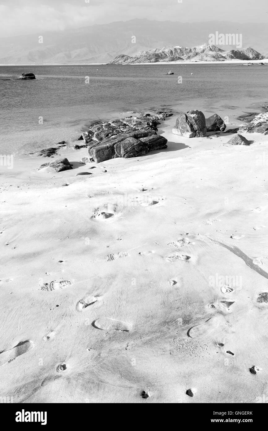 Oman beach sandy Black and White Stock Photos & Images - Alamy