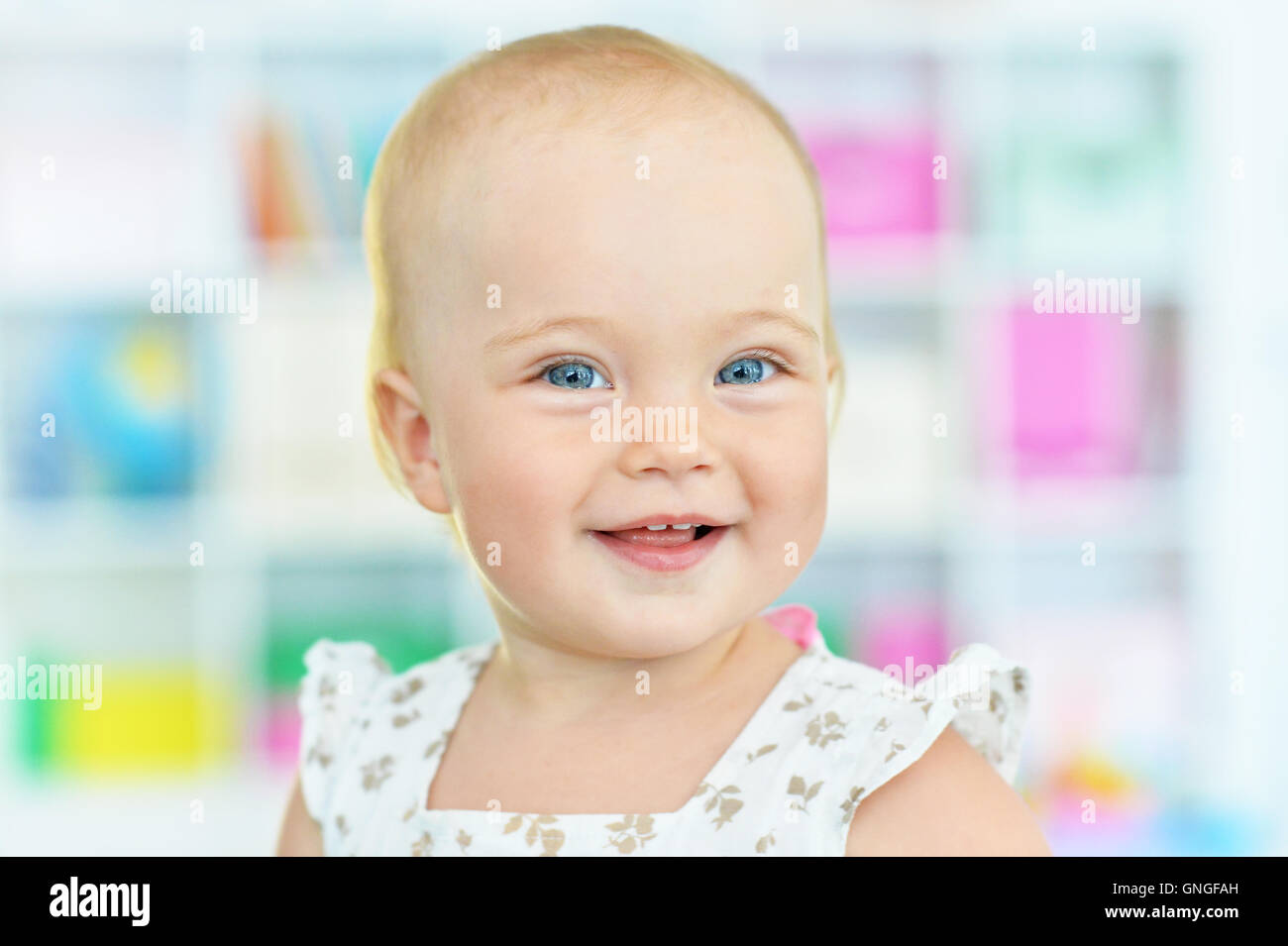 Portrait of Beautiful little girl Stock Photo - Alamy
