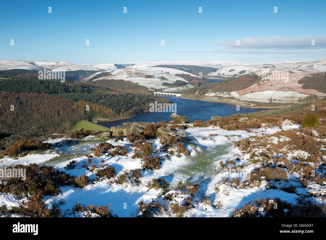 Winter at Bamford Edge looking towards Ladybower reservoir, Derbyshire Stock Photo