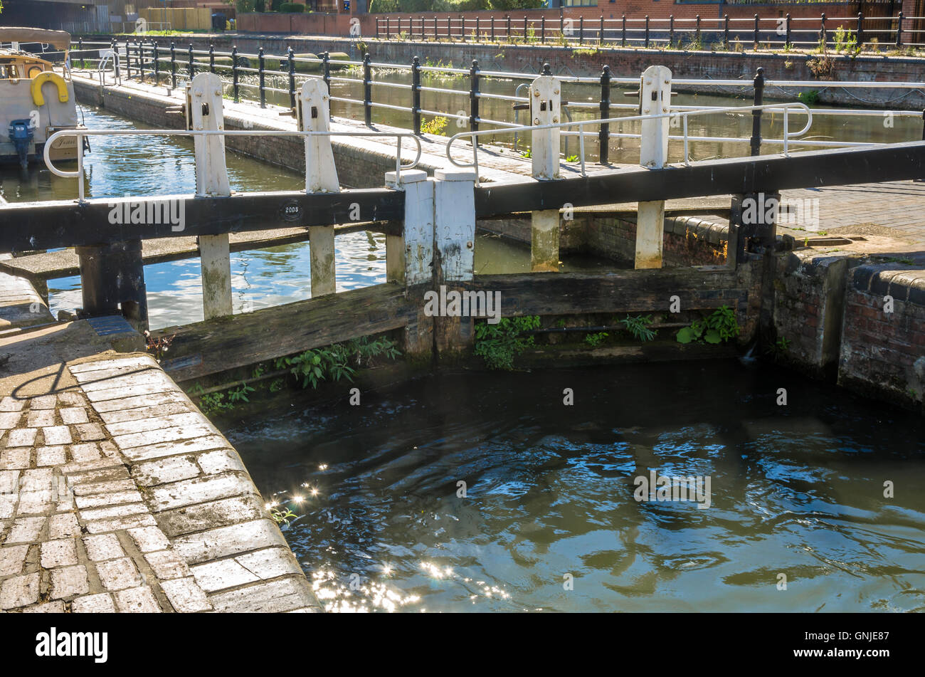 A view of a lock on the Kennet and Avon Canal in Reading, Berkshire. Stock Photo