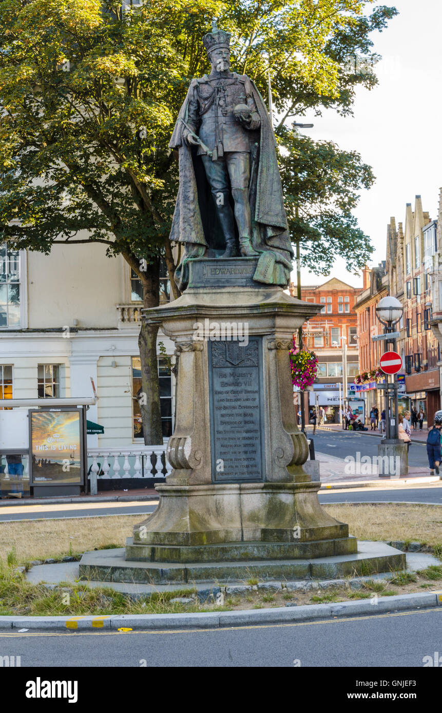 A statue of King Edward VII i situated outside the front of Reading railway station. Stock Photo