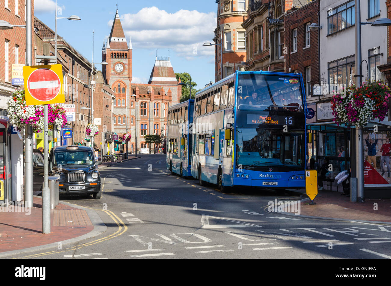 Buses wait to depart from Friar Street in Reading, Berkshire Stock Photo