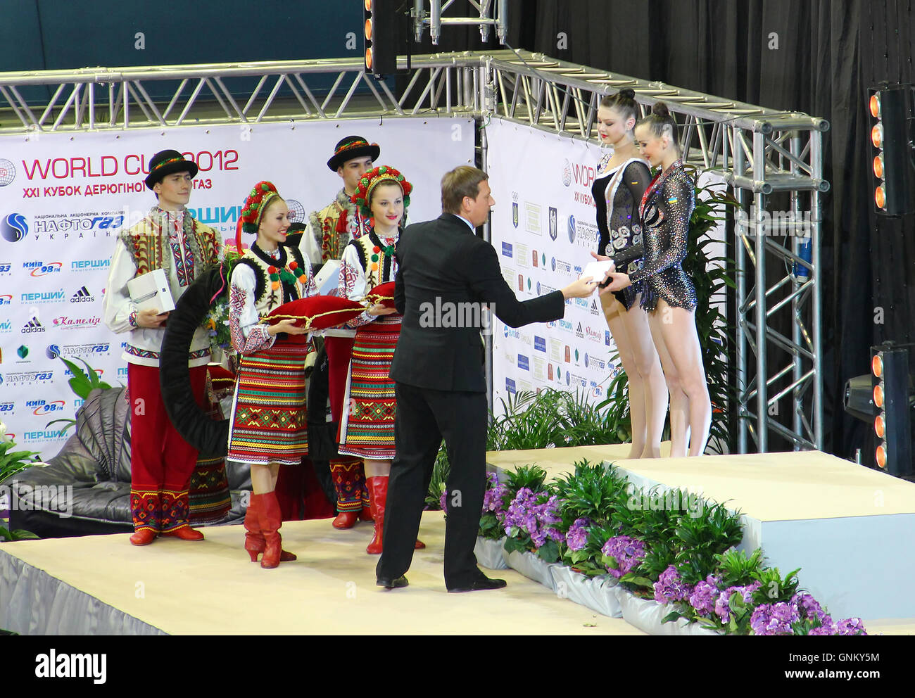 Olympic athlete female medal podium hi-res stock photography and images ...