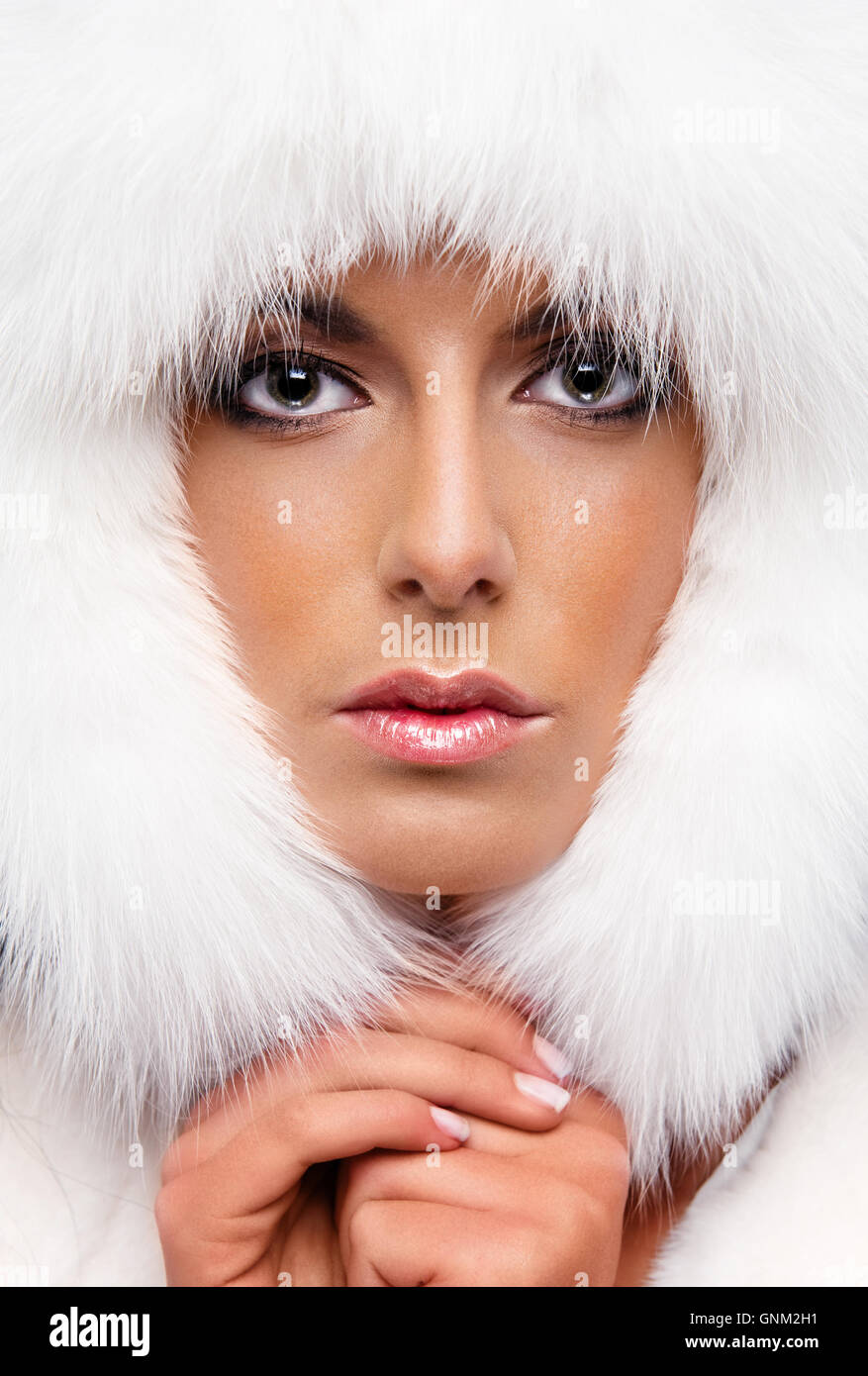 Beautiful woman in fur coat hi-res stock photography and images - Alamy
