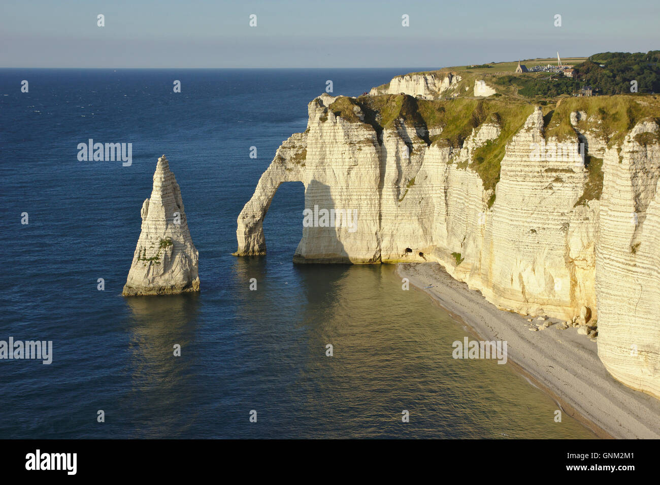 Etretat aval cliff hi-res stock photography and images - Alamy
